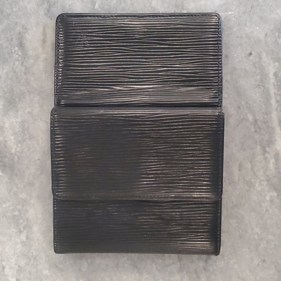 Men's Louis Vuitton Wallet - Picture 3 of 17